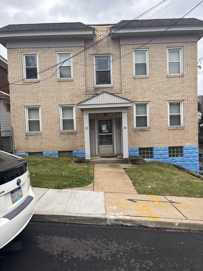 27 Cedricton St #2 photo 1