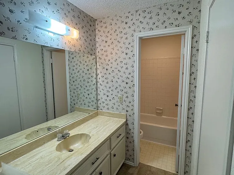 1414 Chapel Ridge Rd — Photo 10