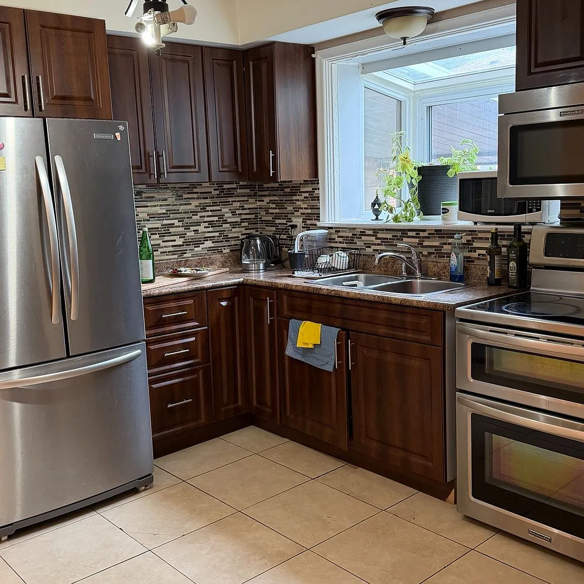 3 bed, $2,350 — Photo 1