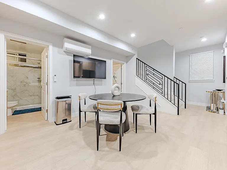 123 S Marguerita Ave #215B — Photo 9