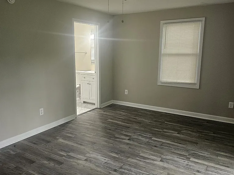 1725 Claire Ave — Photo 10
