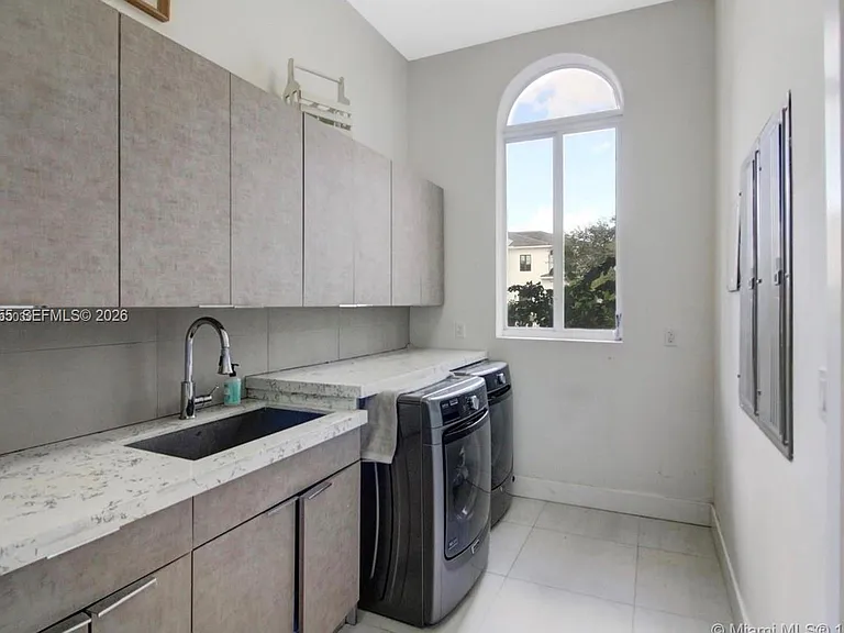 12802 Grand Oaks Dr — Photo 50