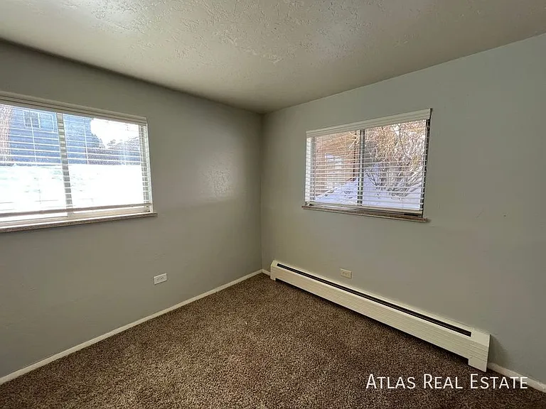 2337 S Locust St #C — Photo 12