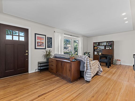 4th image of 5821 Irving Ave S