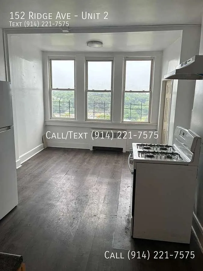 3 bed, 1.0 bath, $3,250 — Photo 2