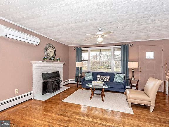 Living room with bay window