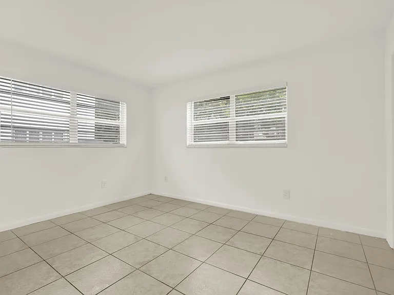 340 Madeira Ave #2 — Photo 5