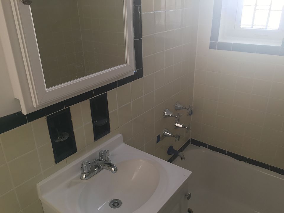 2nd image of 2865 Ocean Ave APT 5D