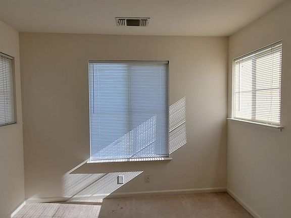 4th image of 2529 Eureka Dr