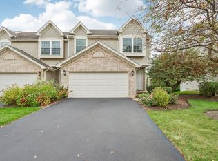966 Viewpoint Dr, Lake In The Hills, IL 60156