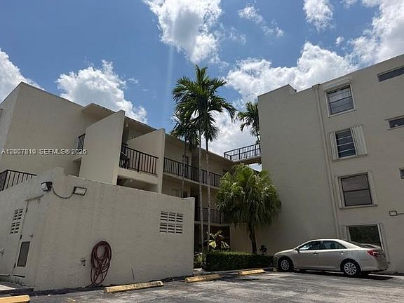 2nd image of 709 Curtiss Pkwy APT 20