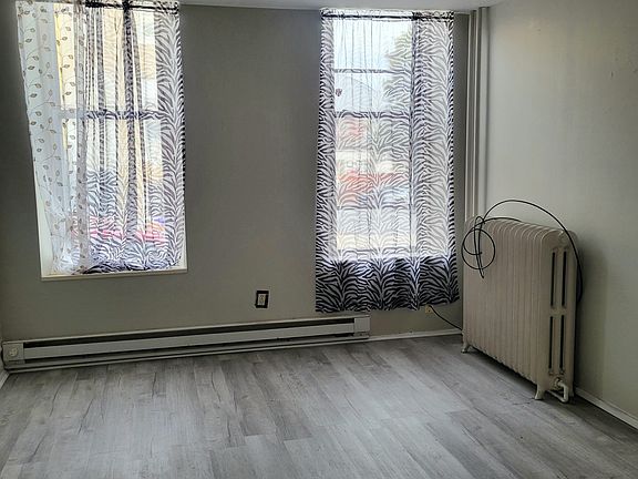 5th image of 115 N 3rd St APT 1