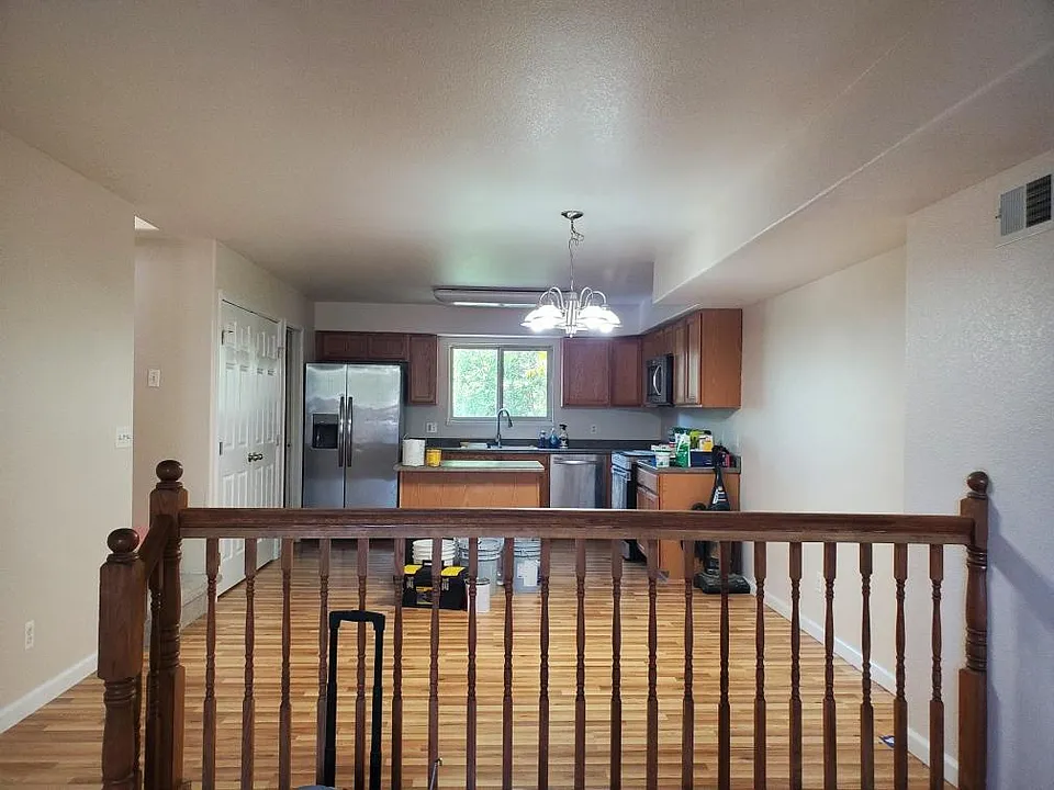 7541 Broadway