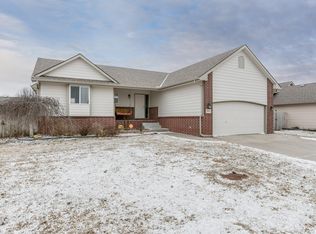 864 S Sunset Cir, Andover, KS 67002