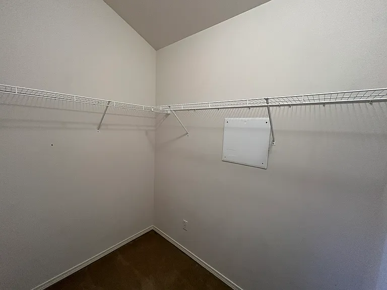 Master Bedroom Walk In Closet