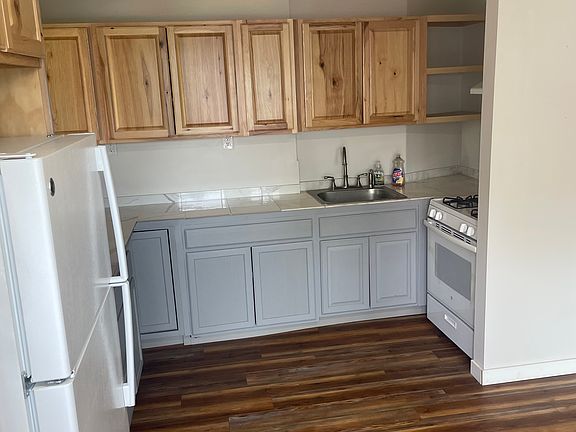 Entrance to kitchen