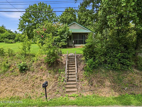 2nd image of 609 Tipton Station Rd