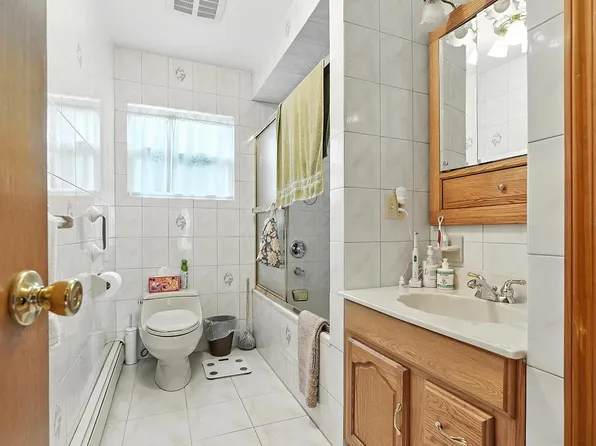 961 Avenue C image 11 of 21