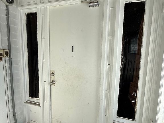 3rd image of 402 Cinnaminson Ave #1