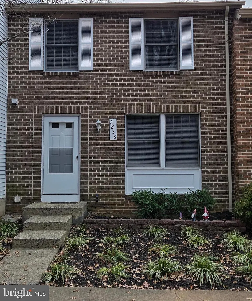 2838 Raymond Ct photo 1