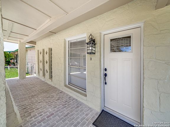 4th image of 3127 Pine Hollow St