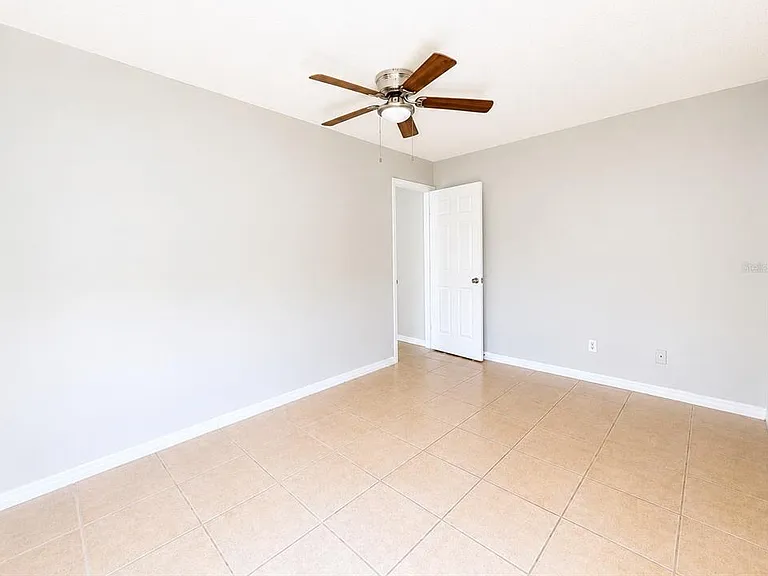 5104 Springwater Ct — Photo 6