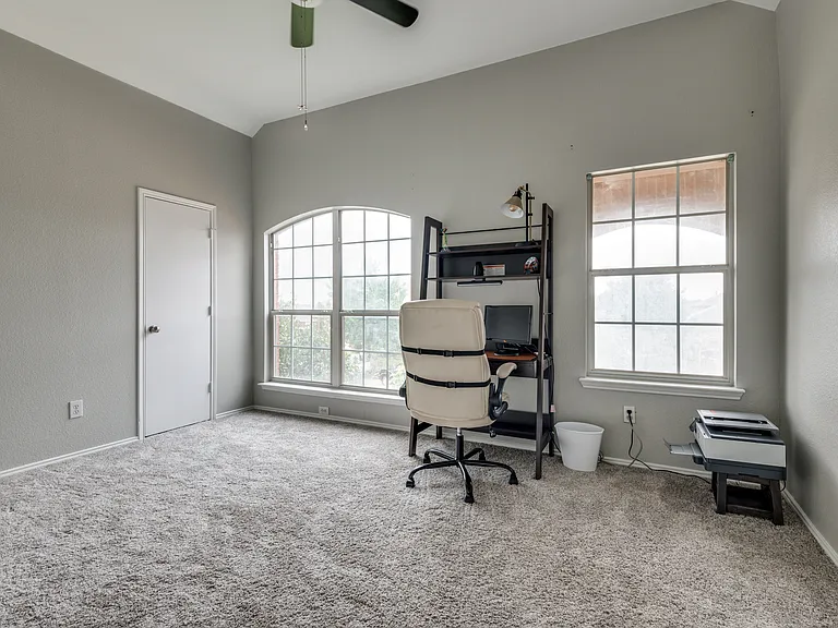 817 Pryor Dr — Photo 15