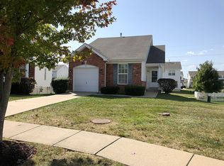 93 Roxbury Ct, O'Fallon, MO 63366