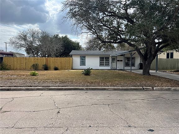 3rd image of 323 W Lee Ave