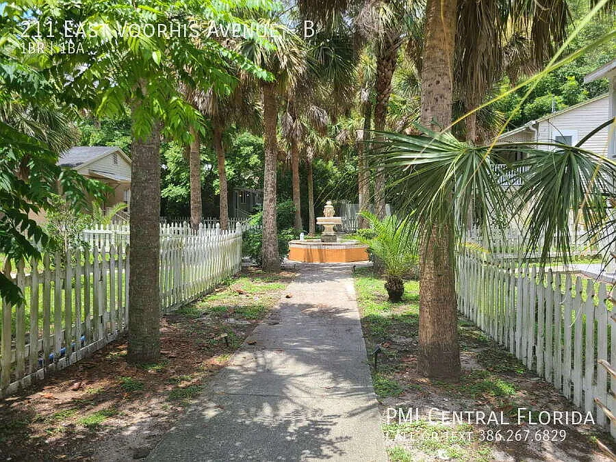 Charming 1-Bed, 1-Bath Retreat in DeLand - Your Cozy Haven Awaits at 211 East Voorhis Avenue! — Photo 2