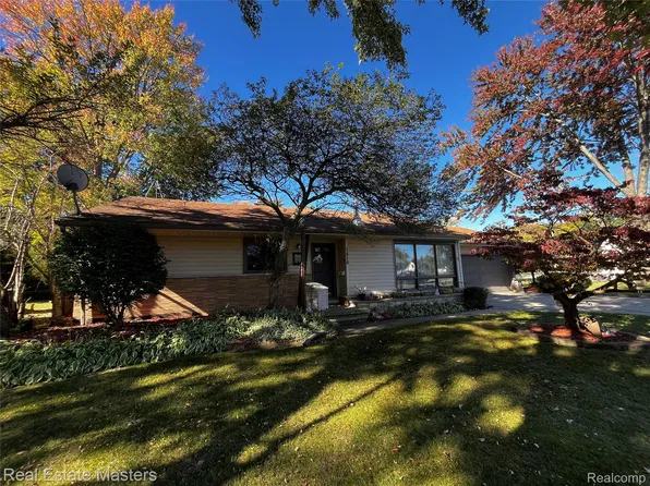 1410 Colorado St, Marysville, MI 48040