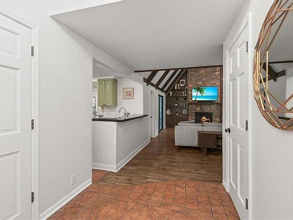 4th image of 3503 NE Beechwood Cir