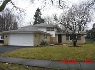 10642 S Terry Dr, Palos Hills, IL
