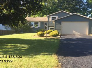 3472 Meanderwood Dr, Canfield, OH 44406