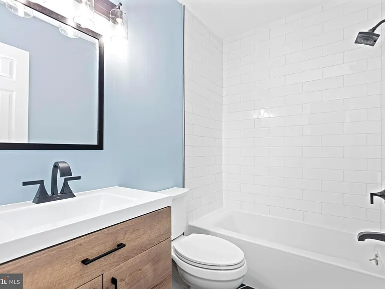 401 Bismark Way — Photo 18