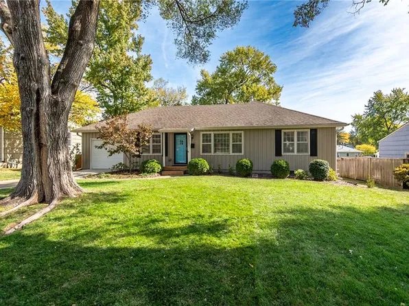 8547 Glenwood St, Overland Park, KS 66212