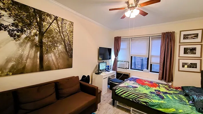 Rented by United Realty Equities | media 17