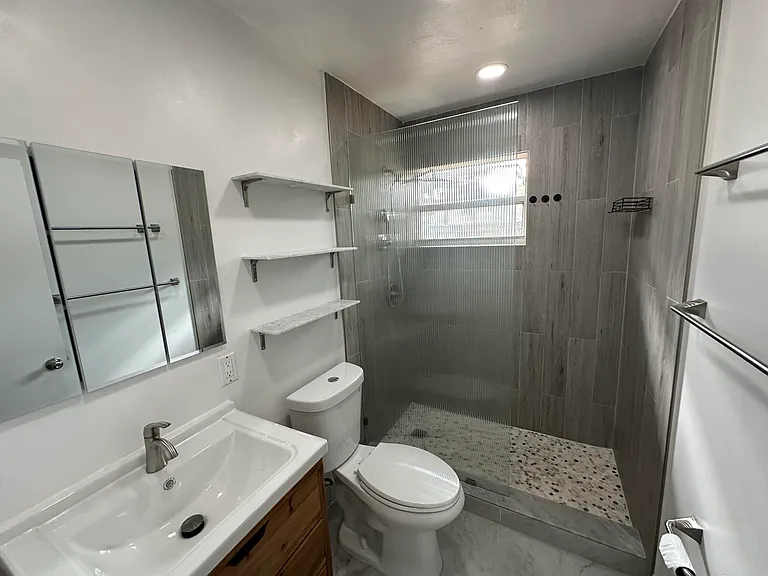 1424 SW 9th St — Photo 19