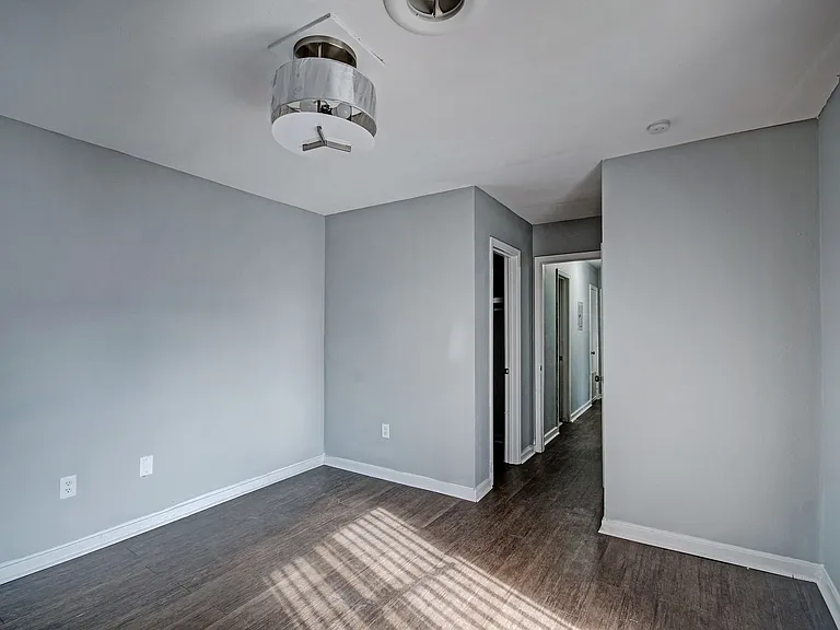 225 W McDowell Rd — Photo 52