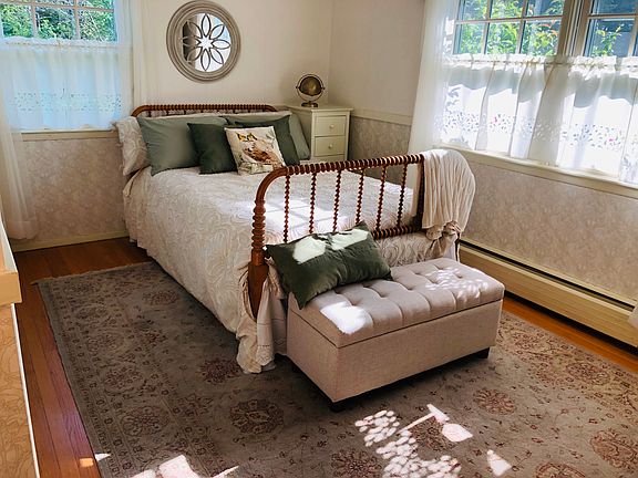mainfloor bedroom #1
