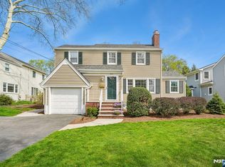 321 Kenilworth Rd, Ridgewood, NJ 07450