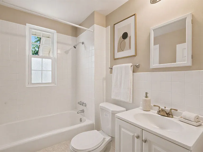 227 Frederick Ave — Photo 4