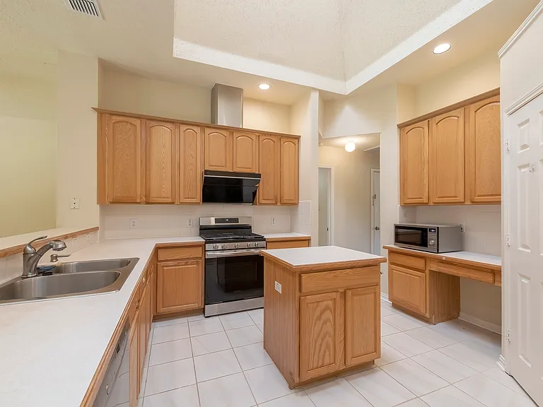 9906 Madison Dr — Photo 10