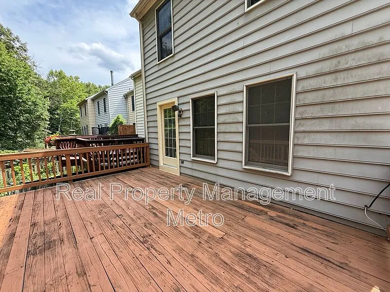 9417 Steeple Ct — Photo 3
