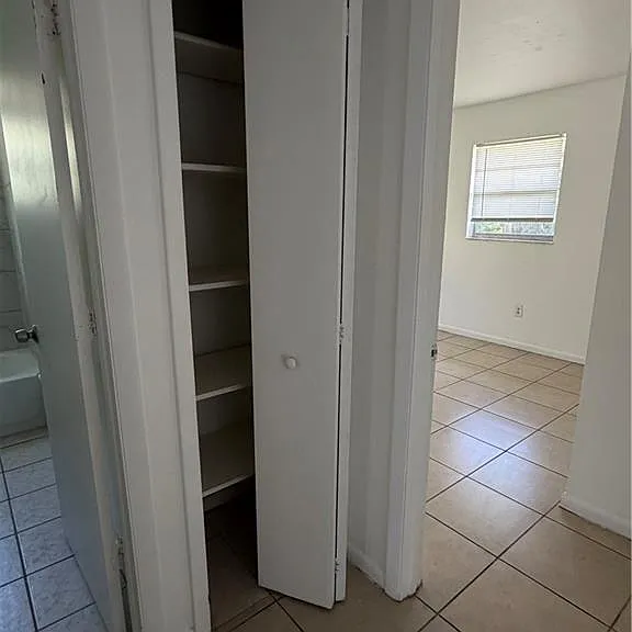 709 SE 46th Ter #14 — Photo 5