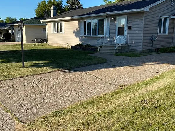 715 S 20th St, Escanaba, MI 49829