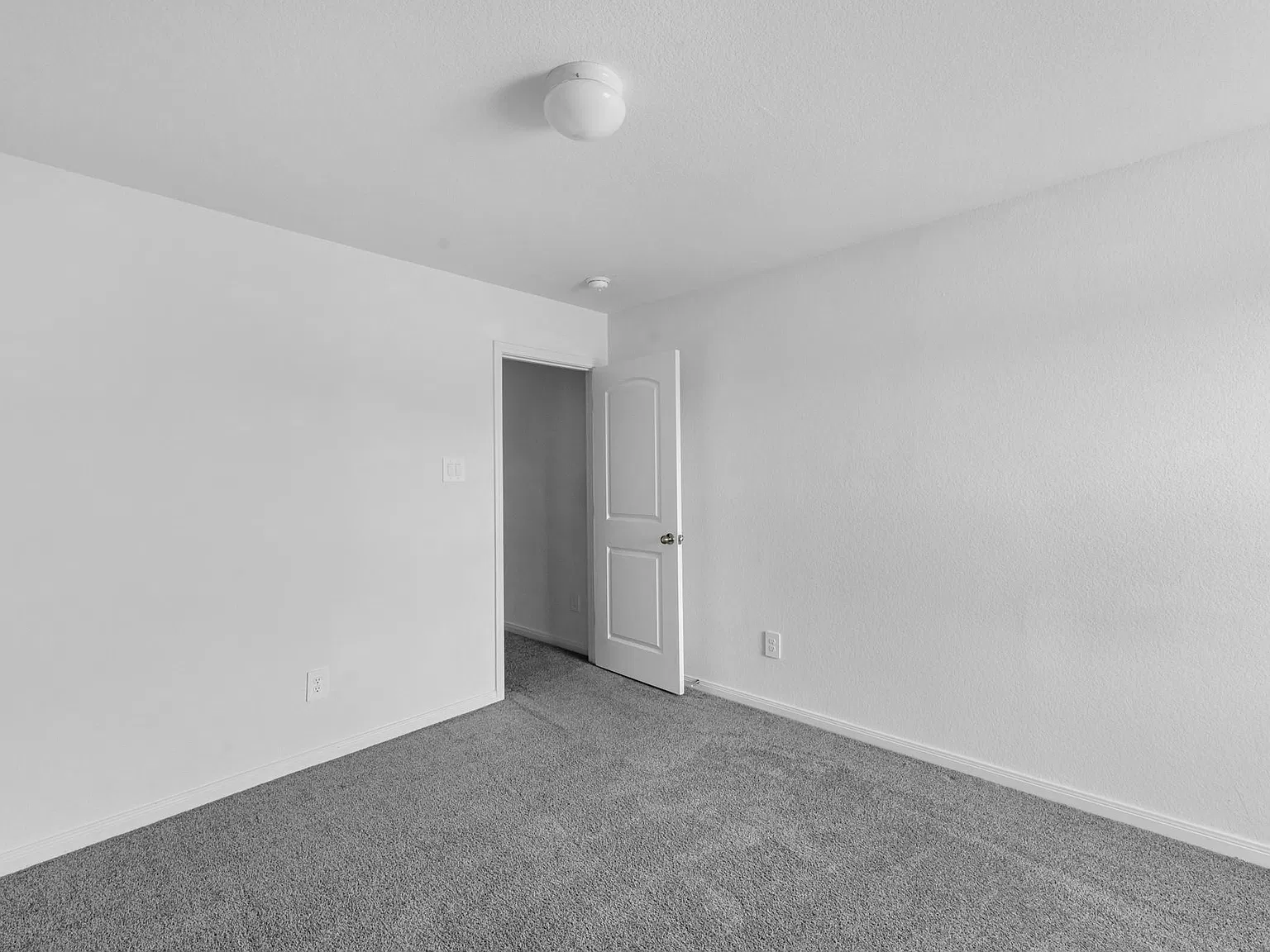 3 bed, 2.0 bath, 1372 sqft, $1,595 — Photo 4