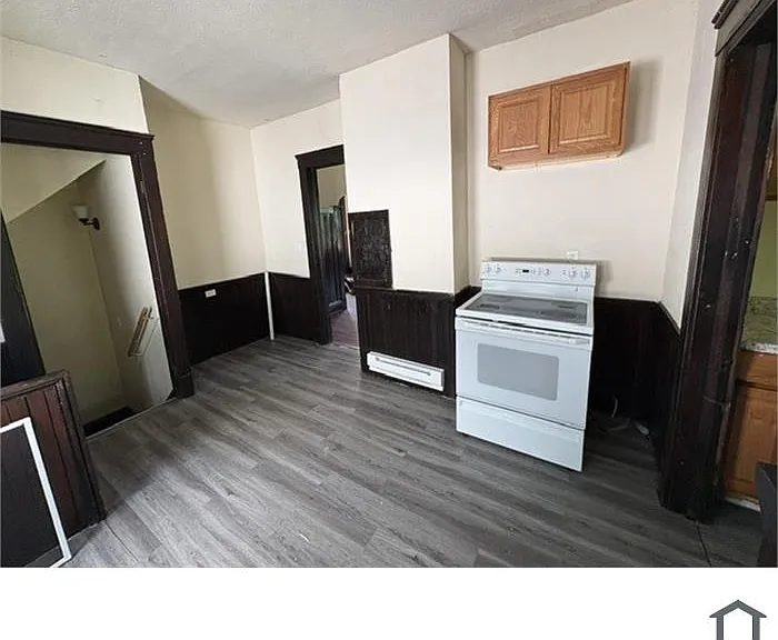 2200 E 81st St #2 — Photo 3