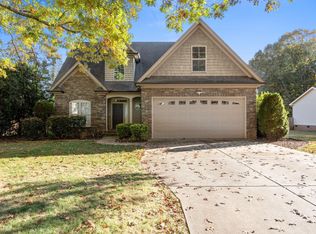 34 Oak Grv, Lake Road Greenville, SC 29615
