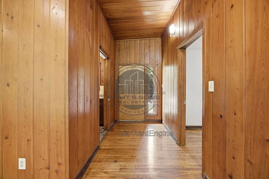 3 bed, 1.5 bath, 1173 sqft, $1,550 — Photo 3